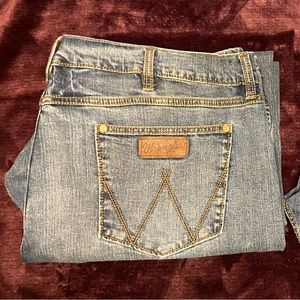 Men’s Wrangler Retro Straight Fit jeans size 46x32